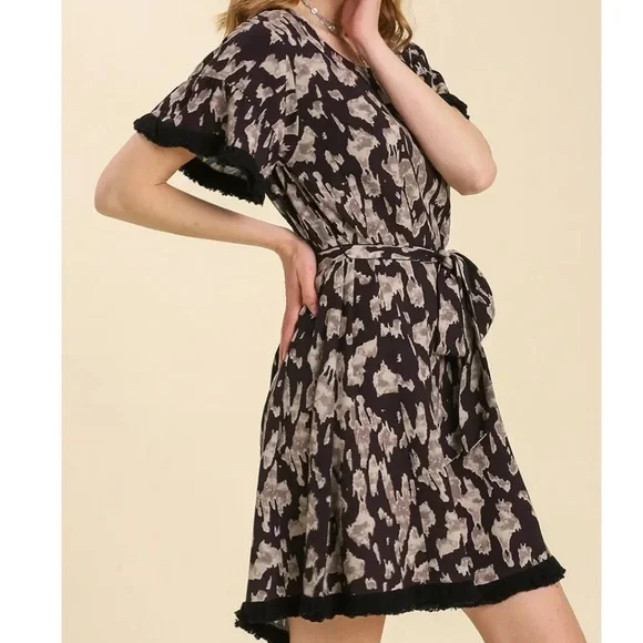 Print Frayed Hem Detail Dress - Picture 3 of 3